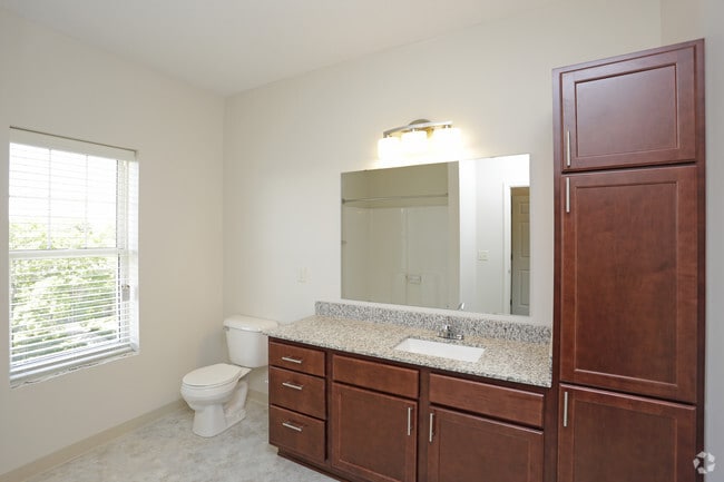 One Bedroom - Bathroom - Gates of New Hope