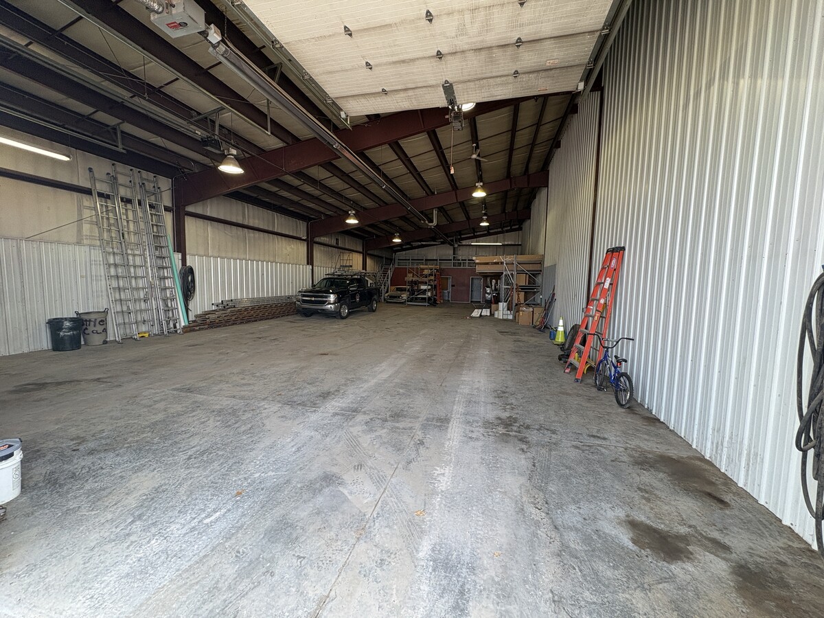 Photo - 805 Expressway Ct Unit A