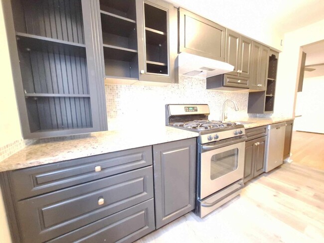 Photo - 105 Main St Apartment Unit 2