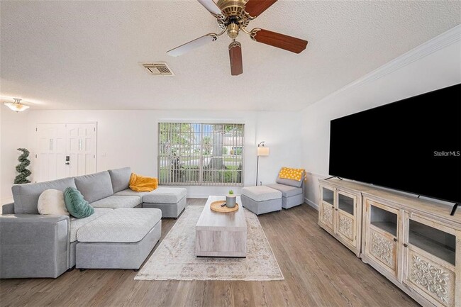 Photo - 13013 Sawmill Way