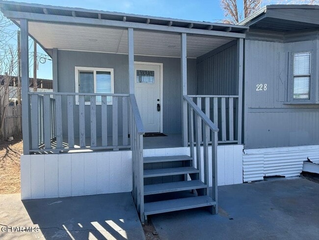 Building Photo - 228 Territory Dr