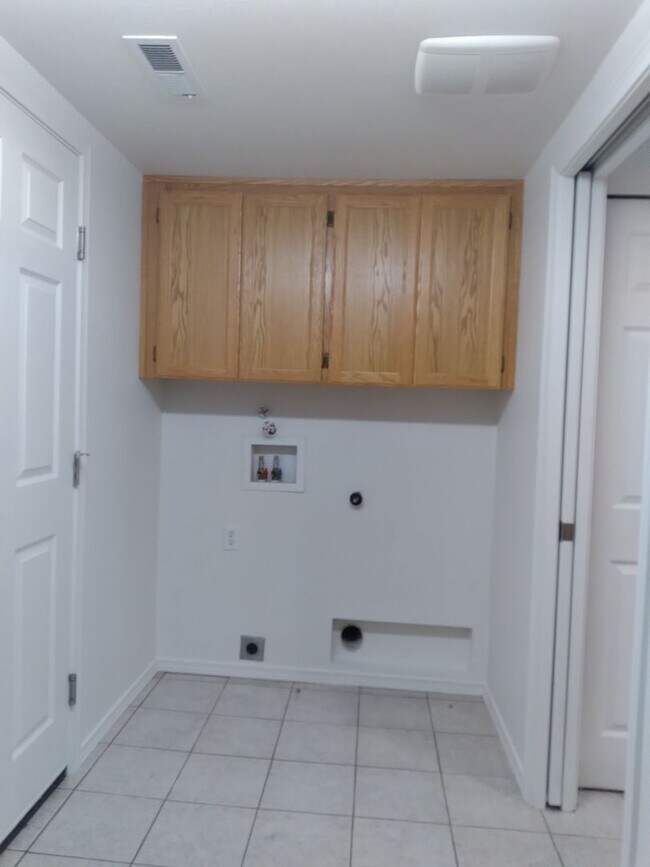 Photo - Charming 3-Bed Duplex with 2.5 Baths & 160...