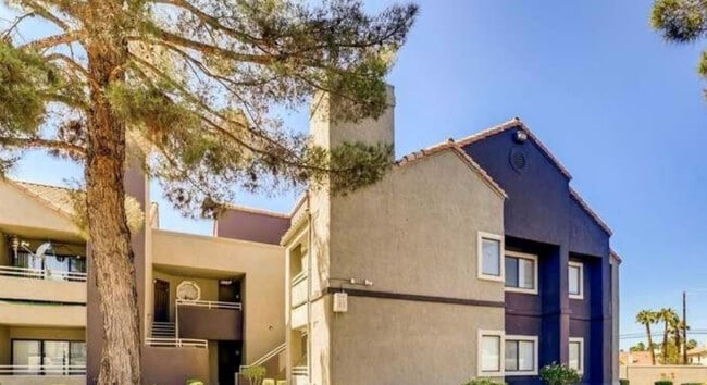 Building Photo - 5048 S Rainbow Blvd Unit 205