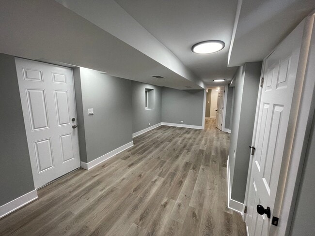 1607 S Hamlin Ave Unit Basement