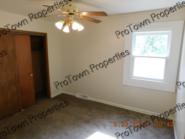 10 Riverview St