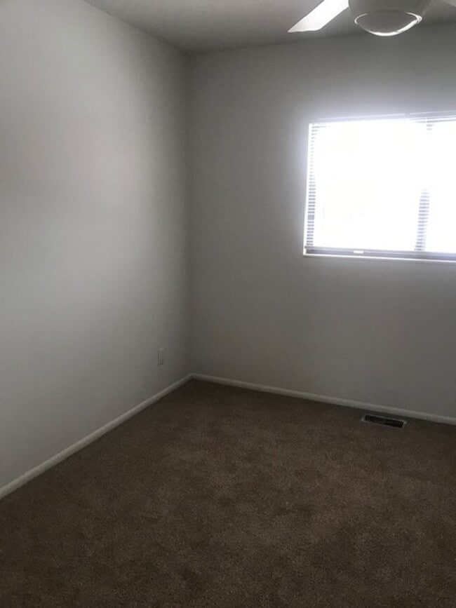 Photo - Beautifully updated townhouse, air conditi...