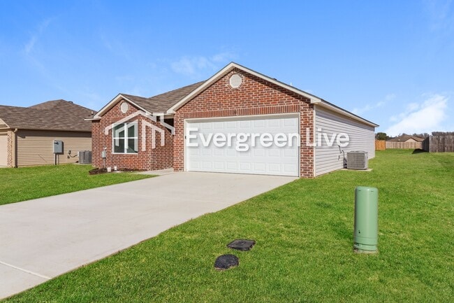 Photo - 32 10 Point Ln