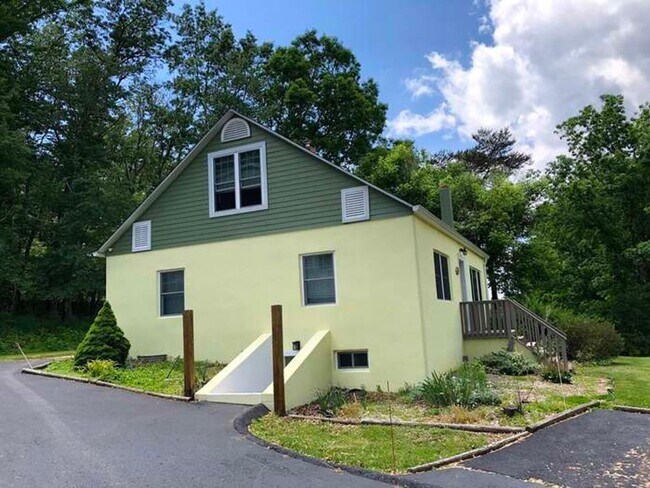 Photo - Four Bedroom House just outside Blacksburg