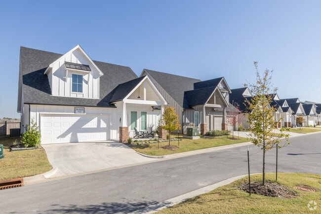 Building Photo - Legacy Farms