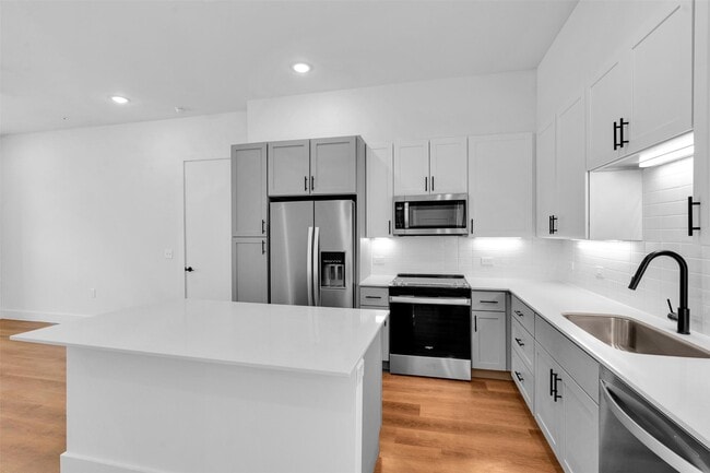 Building Photo - 1418B Forward Dr Rental