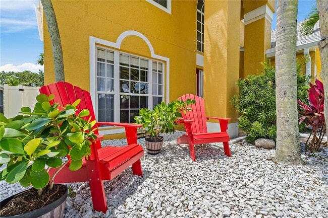 Photo - 728 NW Waterlily Pl