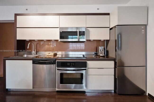 Photo - 435-421 21st St Unit 310