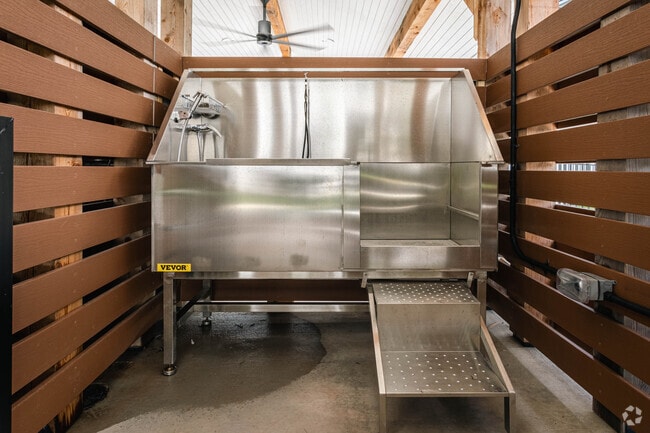 Dog Wash Station - The Wilds at Trailwinds