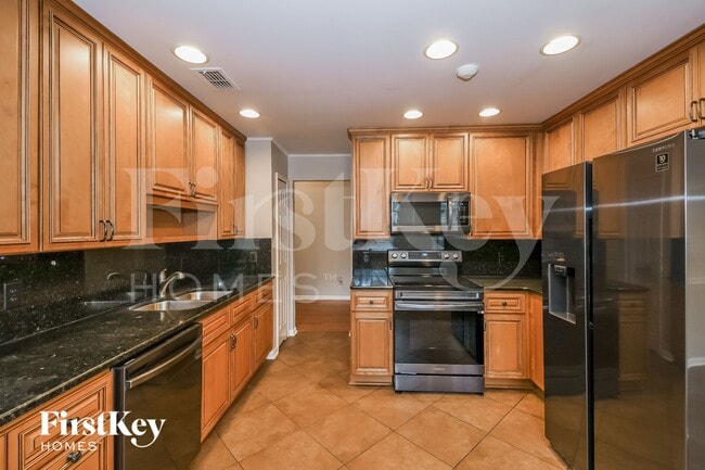 1570 Crabapple Cove Ct N