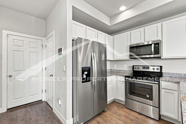 16130 Warner Pl
