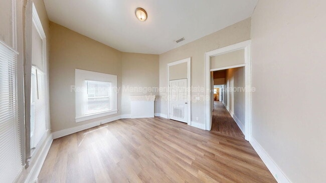 Photo - 2326 Moncrief Rd