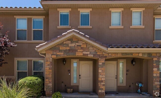 Building Photo - Beautiful Fossil Hills 3 bedroom, 2.5 bath... Rental