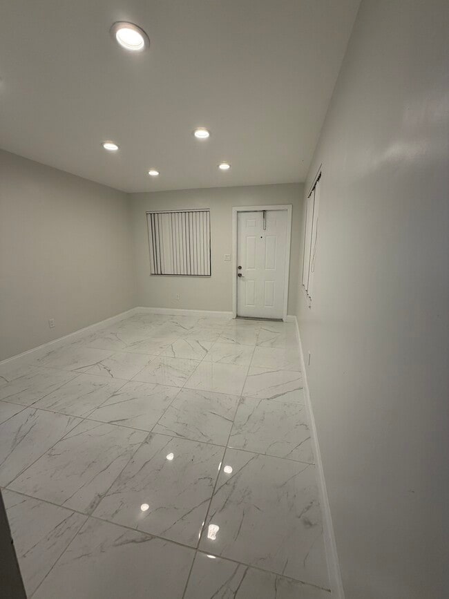 Photo - 815 SW 5th Ct