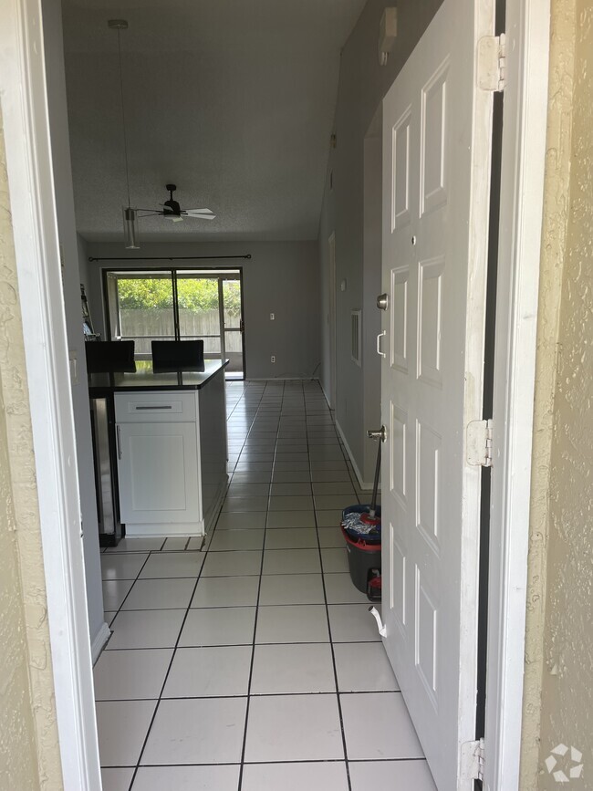Building Photo - 72 Silver Park Cir Rental