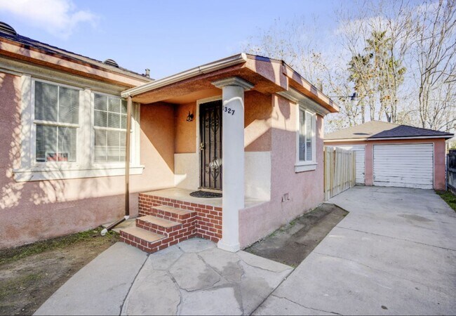 Photo - 1327 N Mountain View Ave House
