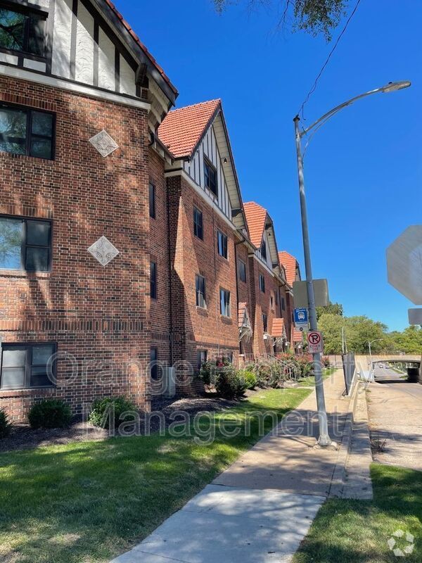 Building Photo - 3306 Burt St Unit #4 Rental