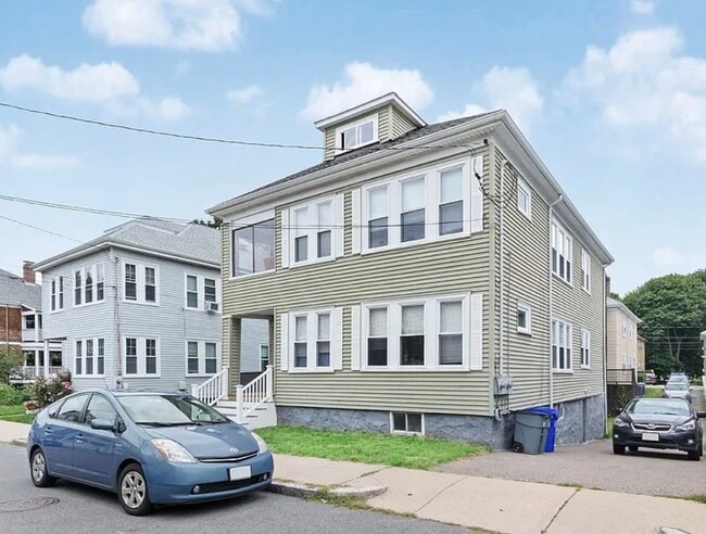 Building Photo - 10 Branton St Unit 2