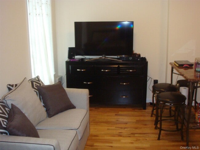 Photo - 122 Main St Unidad 303