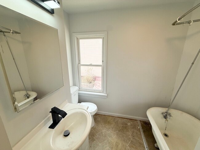 Photo - 358 Russell St