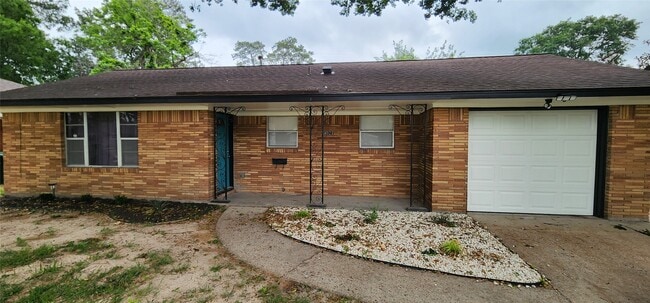 Photo - 4921 Nina Lee Ln