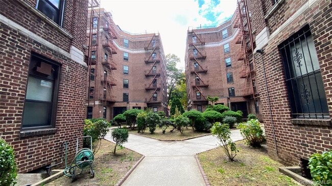 Photo - 42-33 Kissena Blvd Unidad 2A