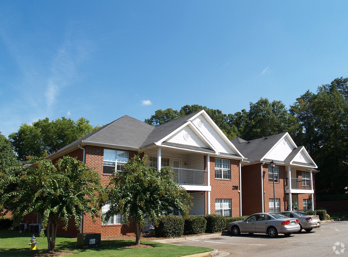 Ivy Mill Apartments - Ivy Mill Apartments