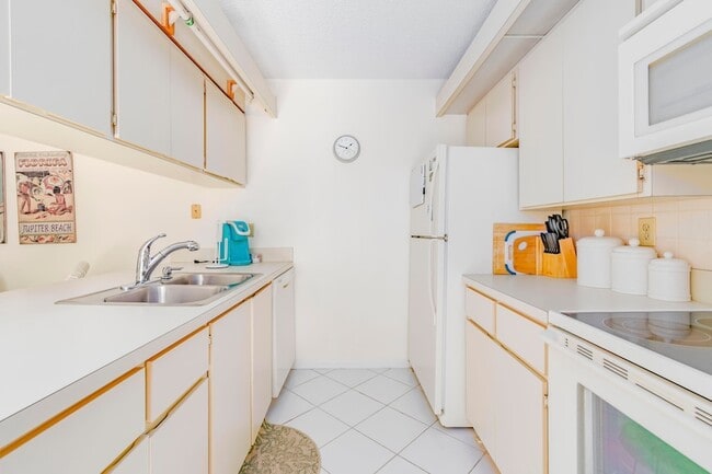 Photo - 2410 24th Ct