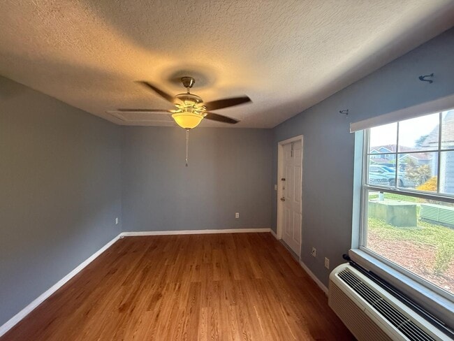 Photo - 843 Caribbean Dr