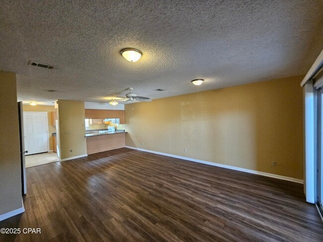 Photo - 1325 W 12th St