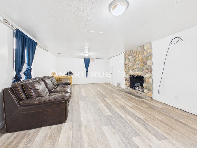 197 E Utah Ave Unit 2