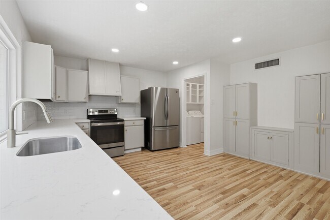 Photo - 4035 Cypressdale Dr