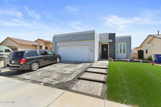 Photo - 1904 William Caples St