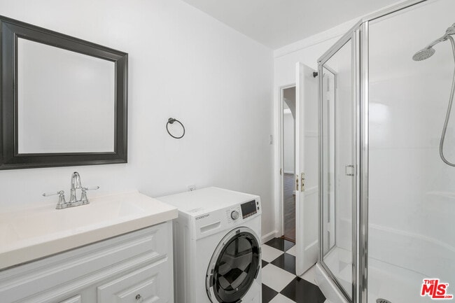 Photo - 917 7th St Unidad D