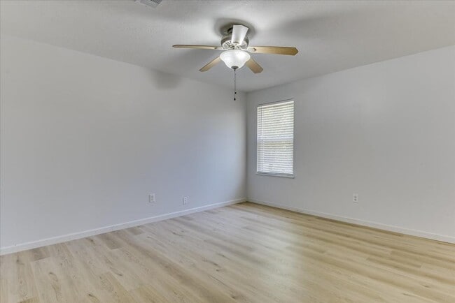 Photo - 3823 Fairington Dr