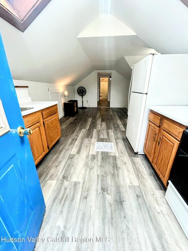 Photo - 145 NY-23 Apartamento