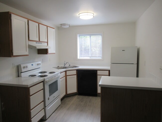 Oakwood Club Apartments