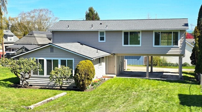 Building Photo - BlyLua Unit B