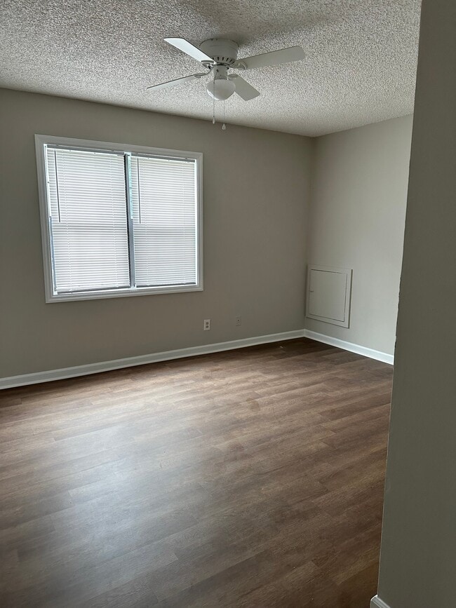 Photo - 1024 Fir Pl