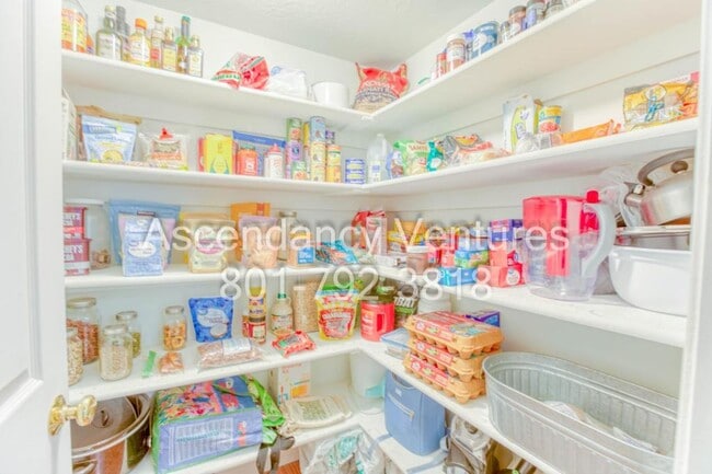 Photo - 171 Calais Ln