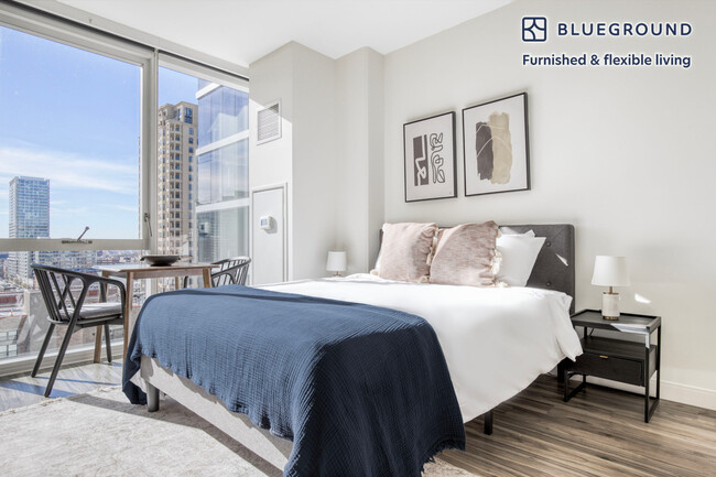 Building Photo - 1407 S Michigan Ave Rental
