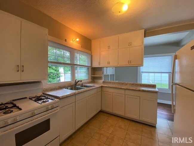 Photo - 811 N Grant St