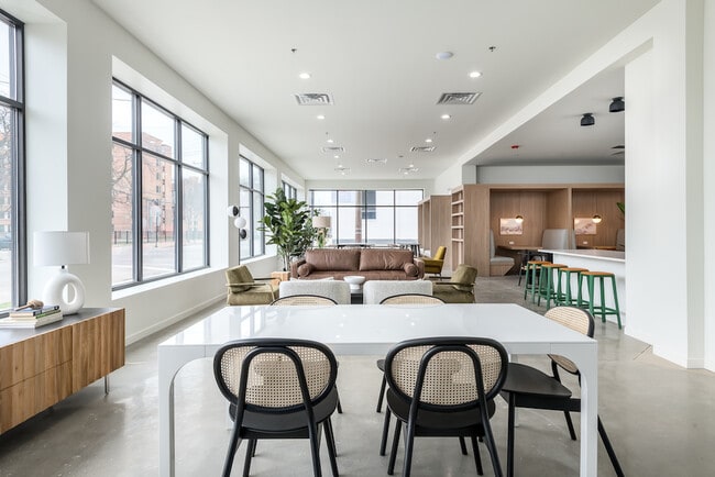 Resident Workspace With High Speed Wifi
