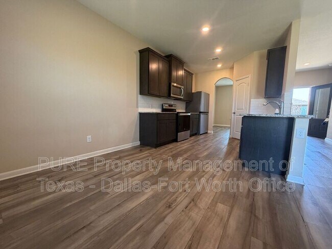315 Honeysuckle Ln