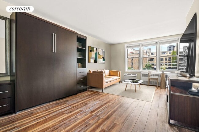 Building Photo - 130 Hicks St