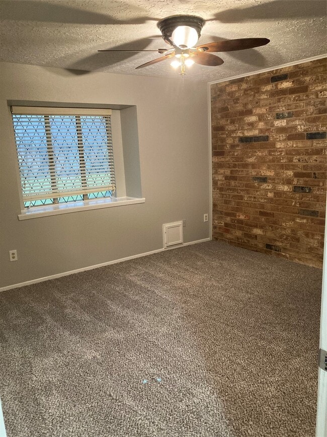 Photo - 3918 Laura Leigh Dr